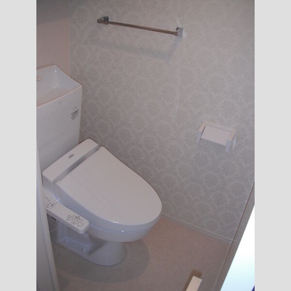 トイレ (トイレ)