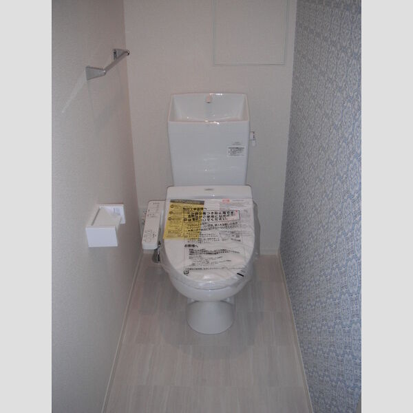 トイレ (トイレ)