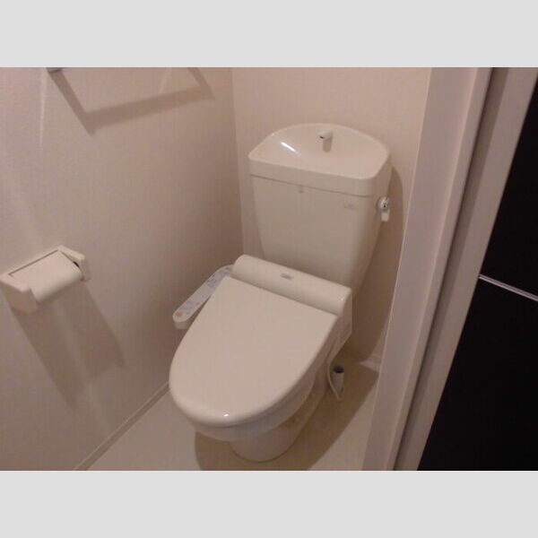 トイレ (トイレ)