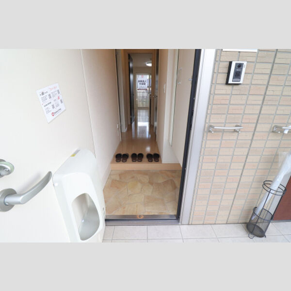 玄関 (玄関)