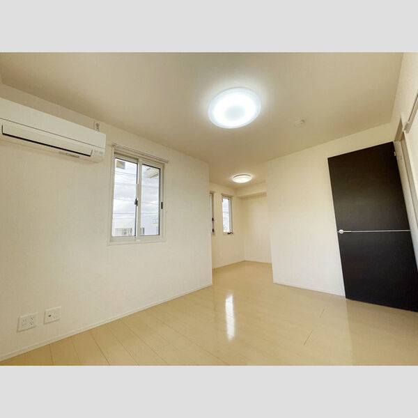 その他 (北側洋室)