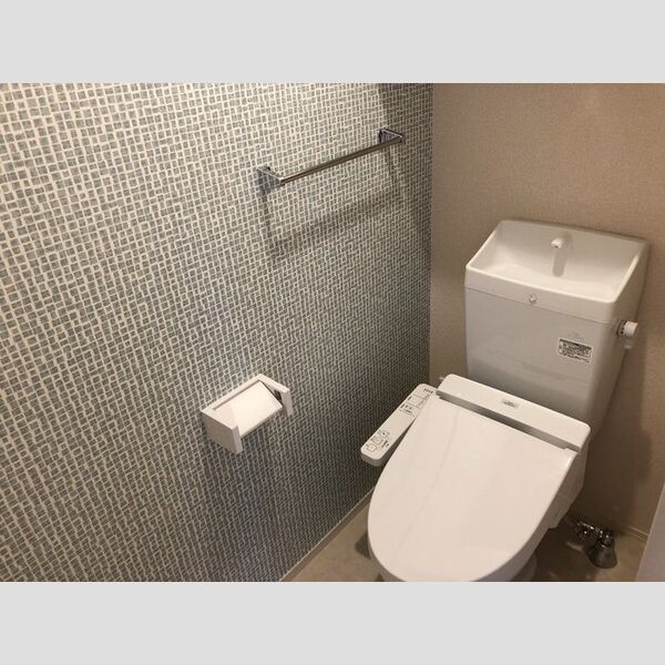トイレ (トイレ)