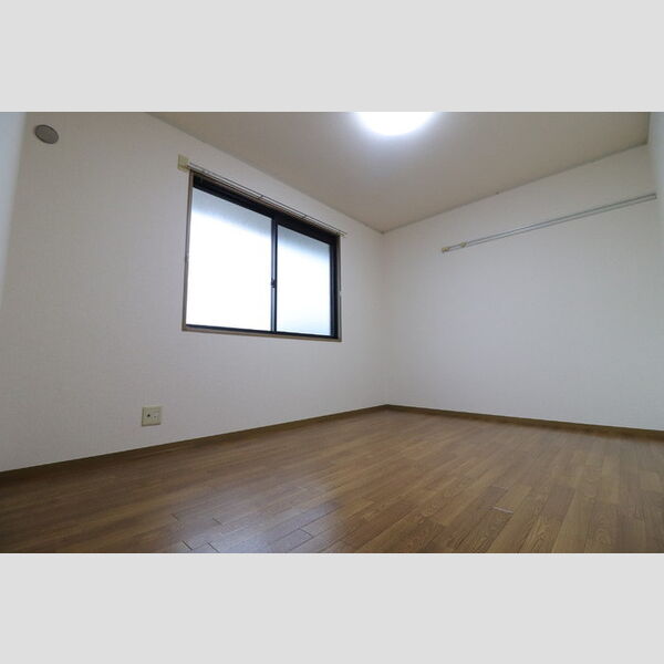 その他 (北側洋室)