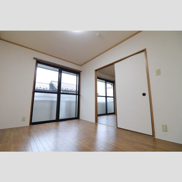 その他 (東側洋室)