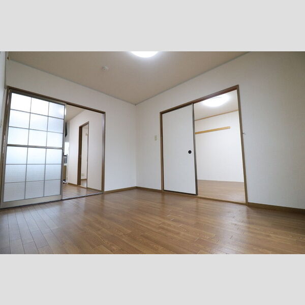 その他 (西側洋室)