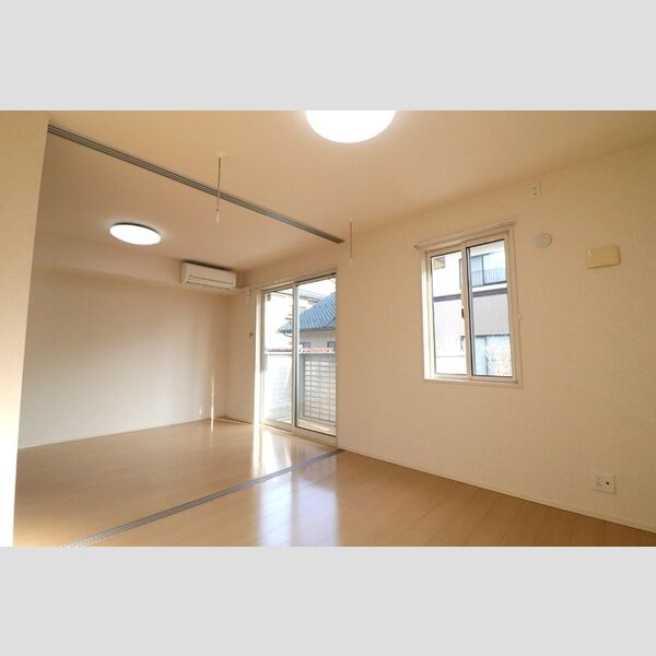 その他 (南側洋室)