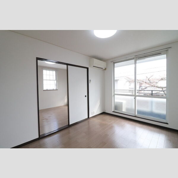 その他 (西側洋室)