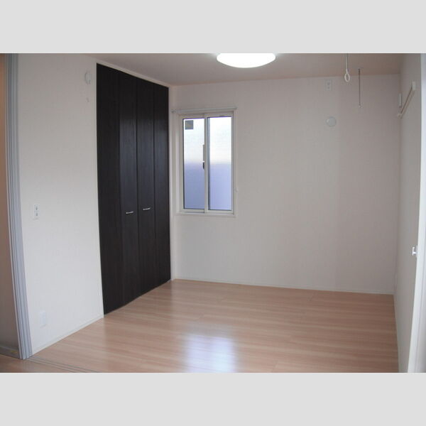 その他 (南側洋室)