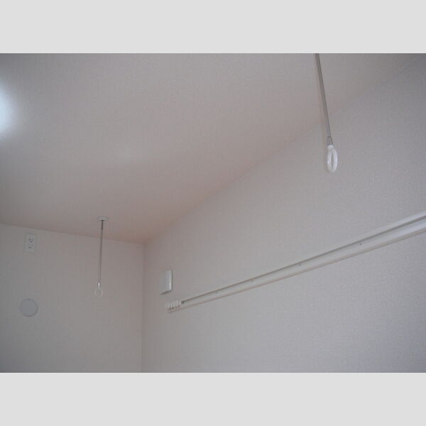 その他 (室内物干し)