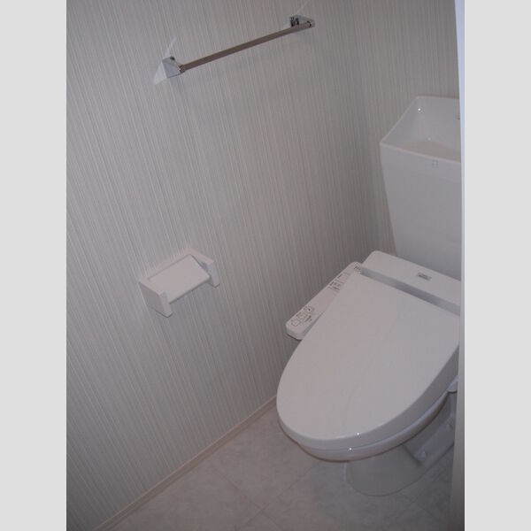 トイレ (トイレ)