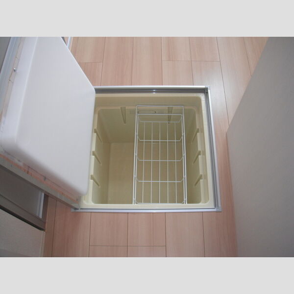 収納 (床下収納)