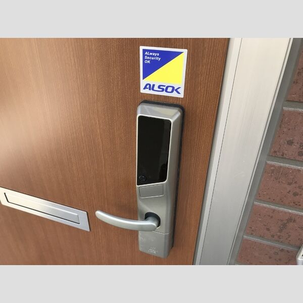 玄関 (デジタルロックキー)