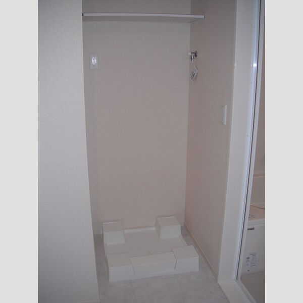 その他 (洗濯機置き場)