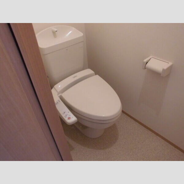トイレ (トイレ)