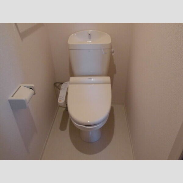 トイレ (トイレ)