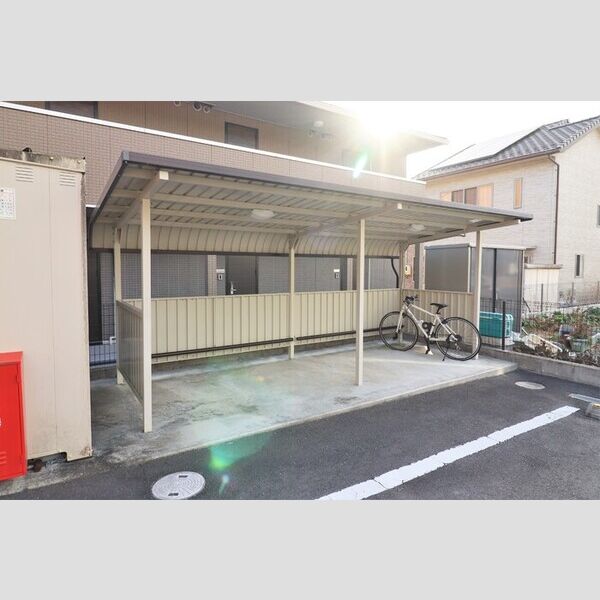駐車場 (駐輪場)