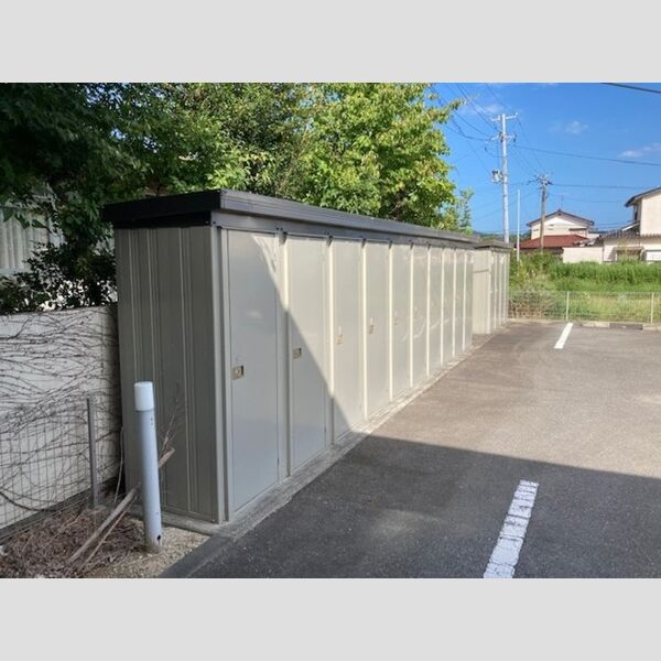 現地周辺 (物置世帯1つ)