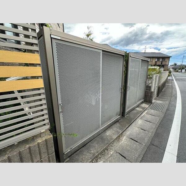 現地周辺 (ゴミ置場)