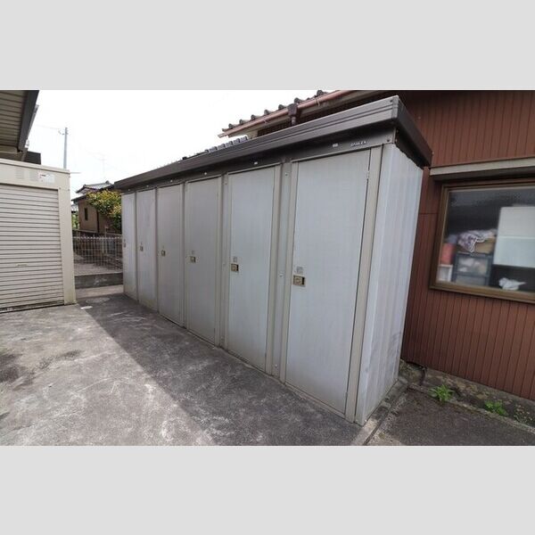 現地周辺 (物置)