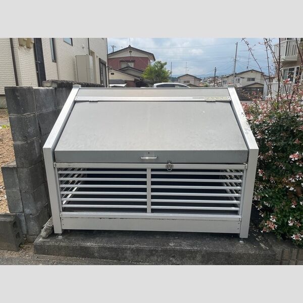 現地周辺 (ゴミ置き場)