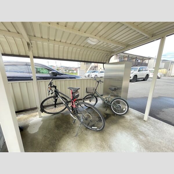 駐車場 (駐輪場)