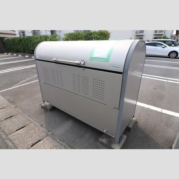 現地周辺 (ゴミ置場)