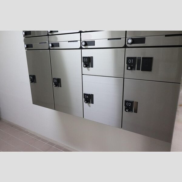 エントランス (宅配ボックス)