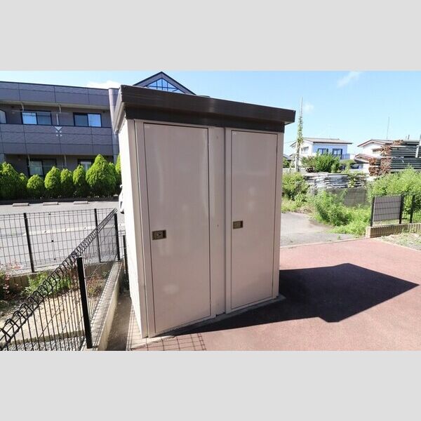 現地周辺 (物置)