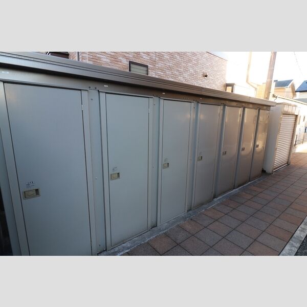 現地周辺 (物置)