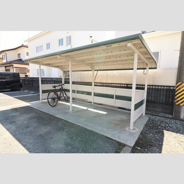 現地周辺 (駐輪場)