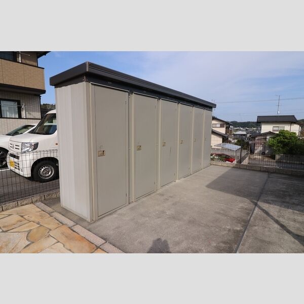 現地周辺 (物置)