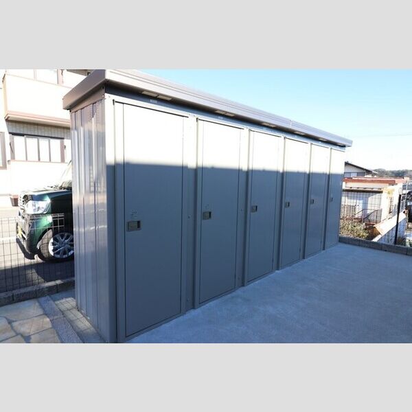 現地周辺 (物置)