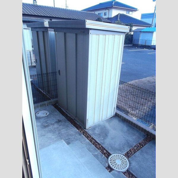 現地周辺 (バルコニー　物置付き!!)