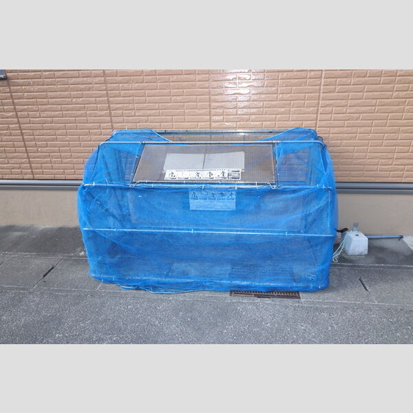 現地周辺 (敷地内ゴミ置き場)