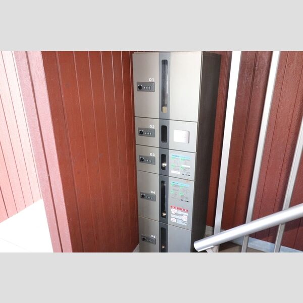 エントランス (宅配ボックス)