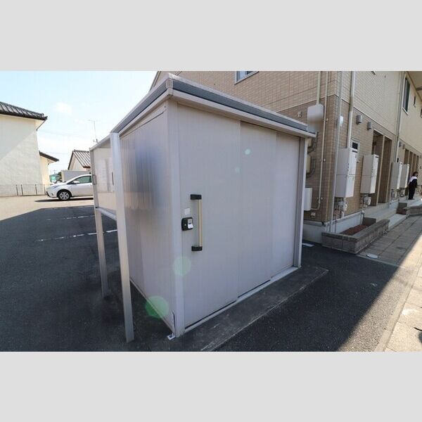 現地周辺 (ゴミ置場)