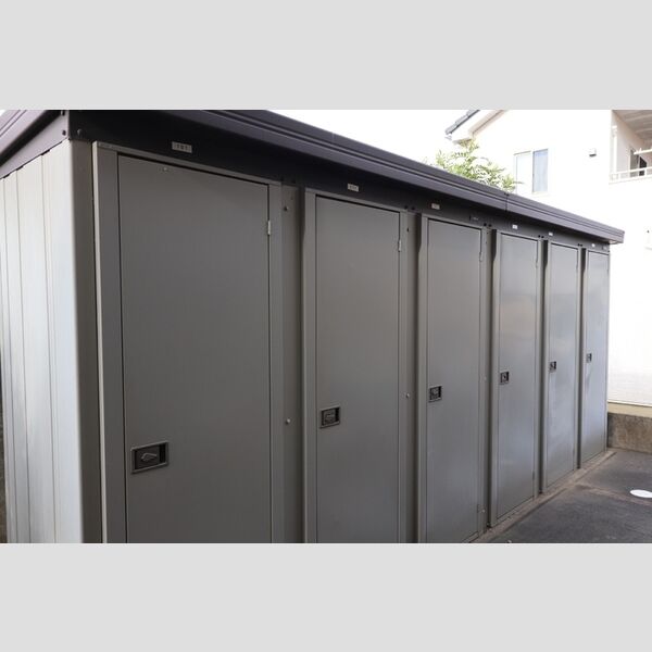 エントランス (物置)