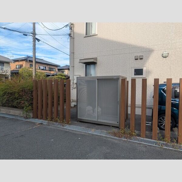 現地周辺 (ゴミ置き場)