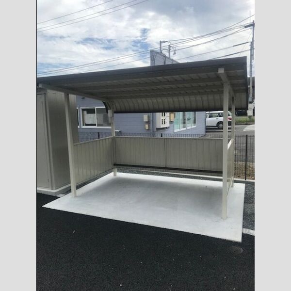 現地周辺 (駐輪場)