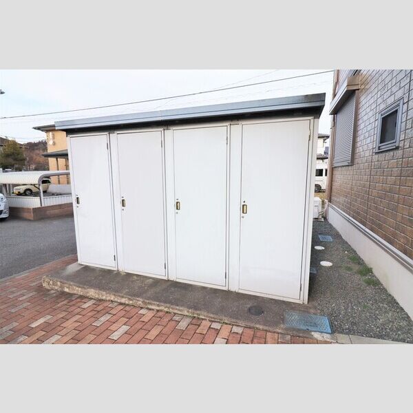 現地周辺 (物置)