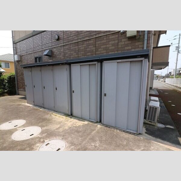 現地周辺 (物置)