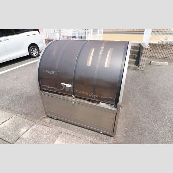 現地周辺 (ゴミ置場)