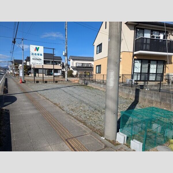 現地周辺 (駐車場)