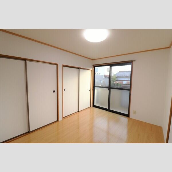 その他 (南東側洋室)