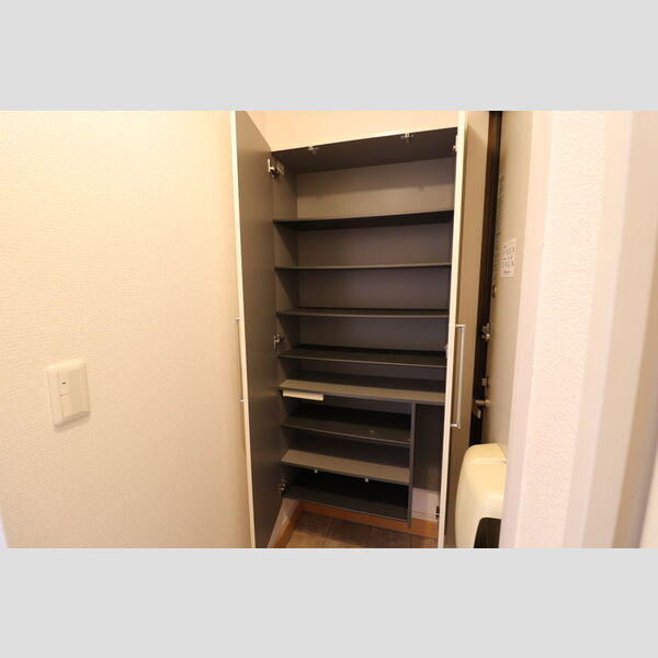 玄関 (シューズボックス)