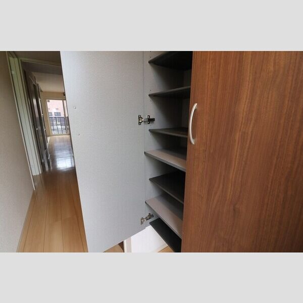 玄関 (シューズBOX)