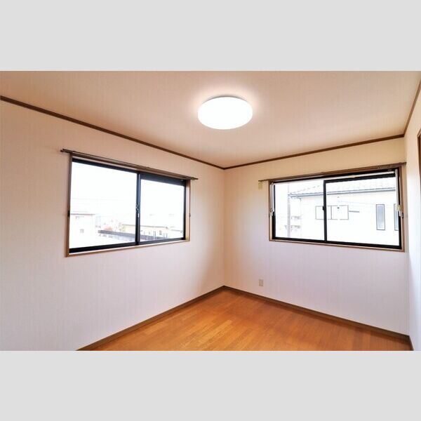 その他 (南側洋室)