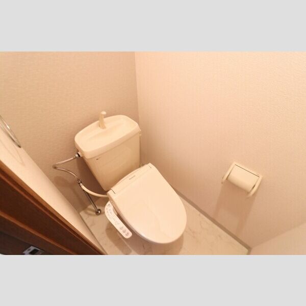 トイレ (温水洗浄暖房便座付きトイレ)