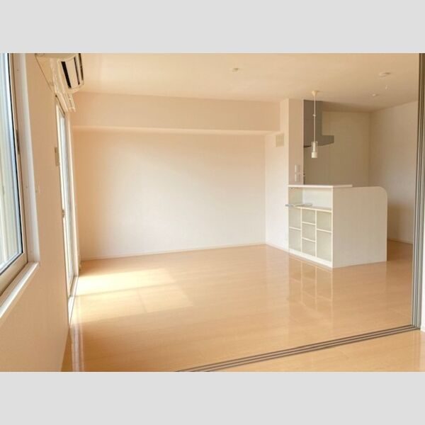 居室・リビング (インターネット無料　WIFI付き)