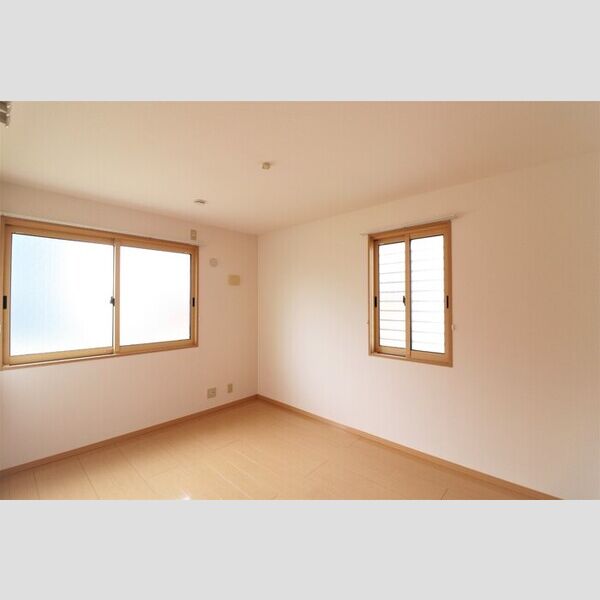 その他 (北側洋室)